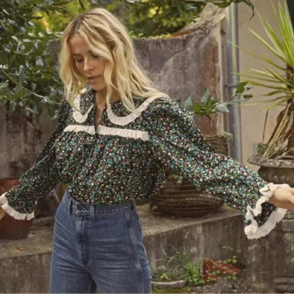 DÔEN BLACK FLORAL BLOUSE